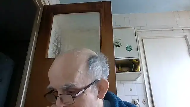 Snapshot of mariusica1@xh chatting on March 2026 12:40:01 PM mariusica1xh online show from March 2026 12:40:01 PM