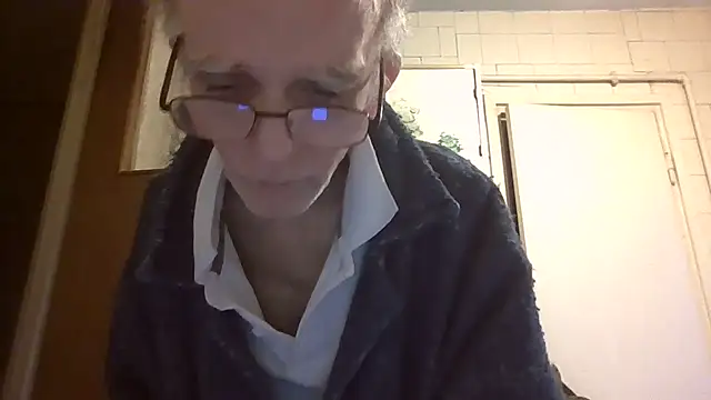 Snapshot of mariusica1@xh chatting on April 2026 03:04:02 AM mariusica1xh online show from April 2026 03:04:02 AM