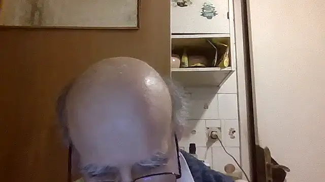 Snapshot of mariusica1@xh chatting on April 2026 08:14:02 PM mariusica1xh online show from April 2026 08:14:02 PM