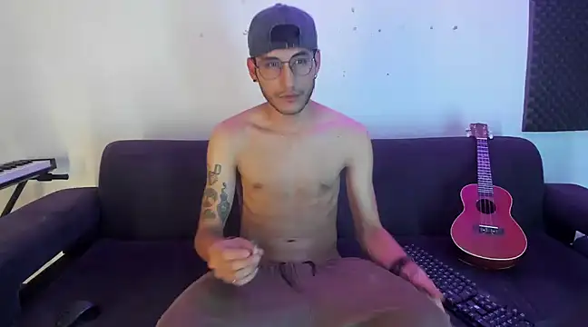 Henrikk senn online show from December 2024 11:45:02 AM