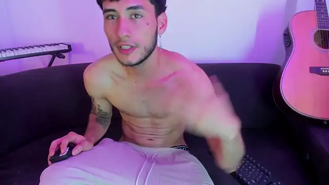 Henrikk senn online show from November 2025 12:10:01 AM