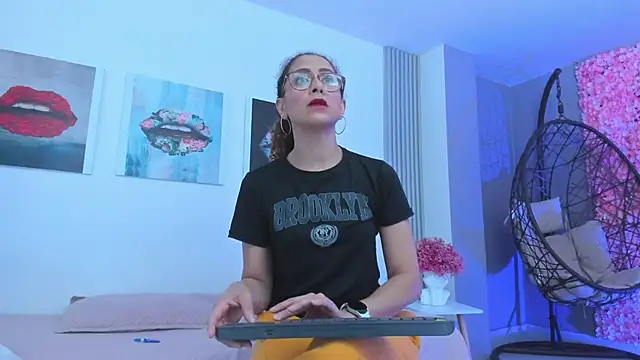 Angela donnato online show from March 2025 03:09:02 AM