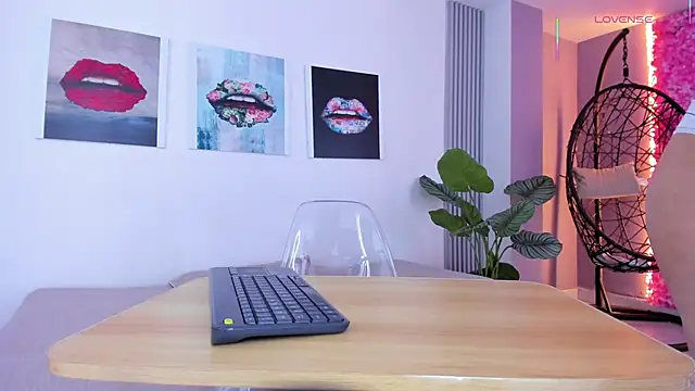 Angela donnato online show from October 2025 03:39:02 AM