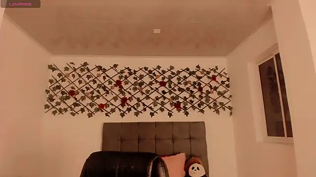 Lilith Miller21 online show from November 2025 08:20:01 PM