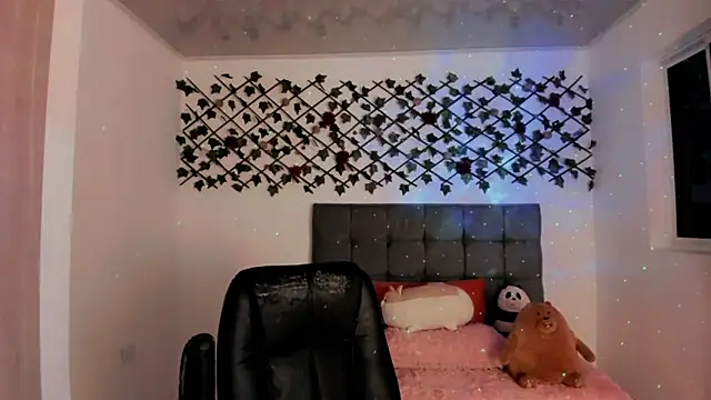 Lilith Miller21 online show from December 2025 06:59:02 PM