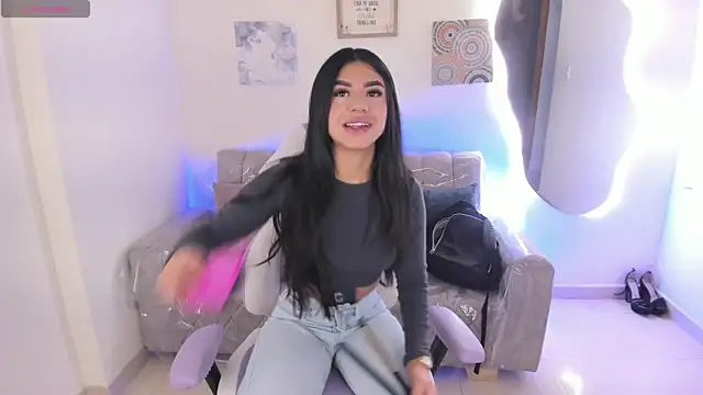 Charlotte cowell sub1  online show from December 2025 03:29:01 PM