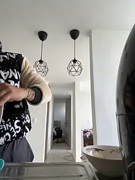 Snapshot of thomas_gun chatting on December 2025 04:05:01 PM thomas gun online show from December 2025 04:05:01 PM