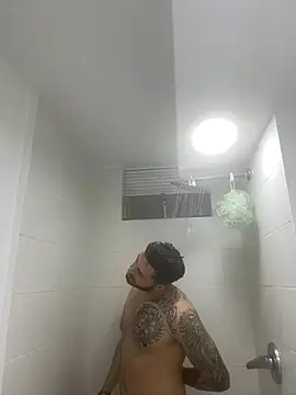 Snapshot of thomas_gun chatting on January 2026 01:49:02 PM thomas gun online show from January 2026 01:49:02 PM