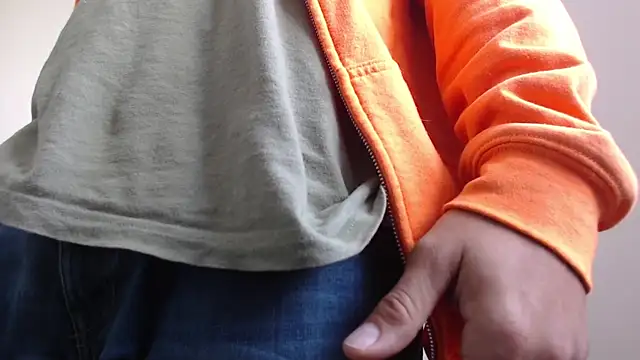 Snapshot of thomas_gun chatting on January 2026 04:43:02 PM thomas gun online show from January 2026 04:43:02 PM