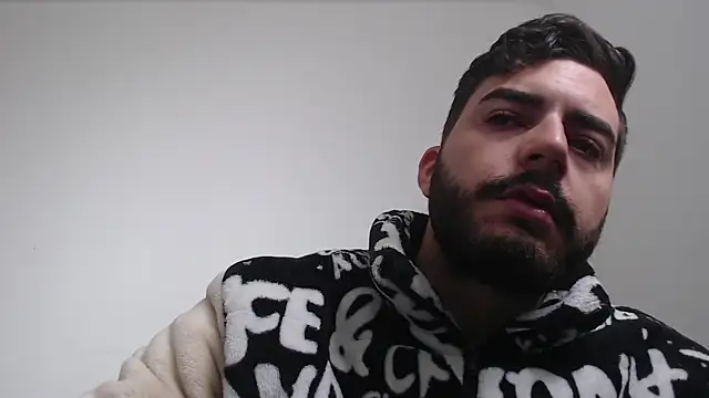 Snapshot of thomas_gun chatting on January 2026 03:49:02 PM thomas gun online show from January 2026 03:49:02 PM