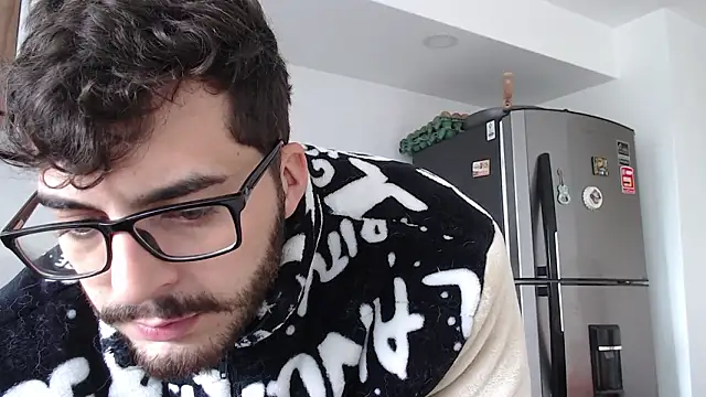 Snapshot of thomas_gun chatting on January 2026 07:56:02 PM thomas gun online show from January 2026 07:56:02 PM