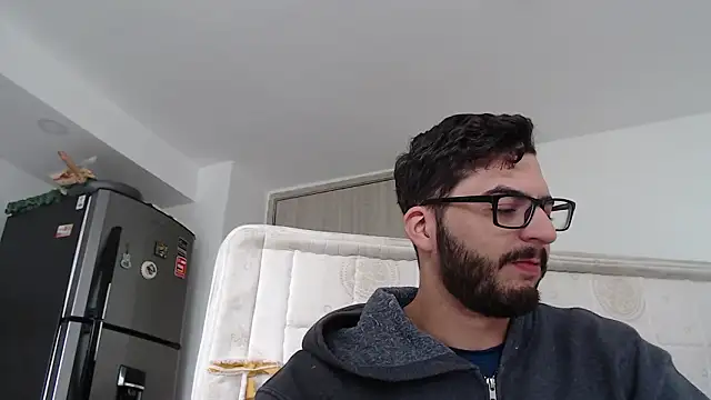 Snapshot of thomas_gun chatting on February 2026 03:00:02 PM thomas gun online show from February 2026 03:00:02 PM