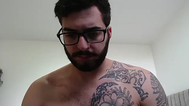 Snapshot of thomas_gun chatting on February 2026 04:35:01 PM thomas gun online show from February 2026 04:35:01 PM