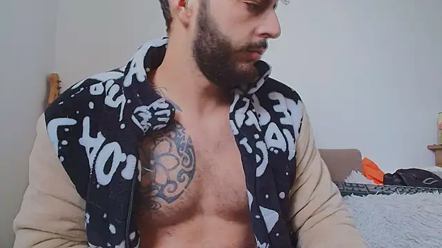 Snapshot of thomas_gun chatting on February 2026 03:23:02 PM thomas gun online show from February 2026 03:23:02 PM