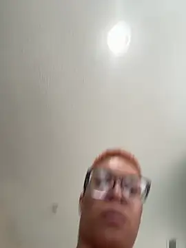 Snapshot of SexyHoneyRedd chatting on February 2025 04:54:02 PM SexyHoneyRedd online show from February 2025 04:54:02 PM