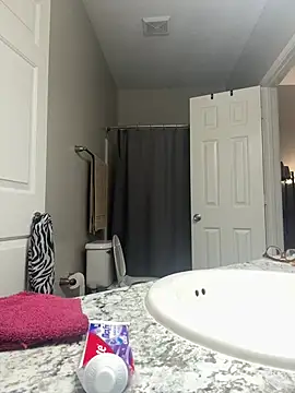 Snapshot of SexyHoneyRedd chatting on March 2025 11:25:02 AM SexyHoneyRedd online show from March 2025 11:25:02 AM