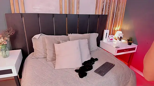 Janne lee online show from December 2025 08:03:01 PM