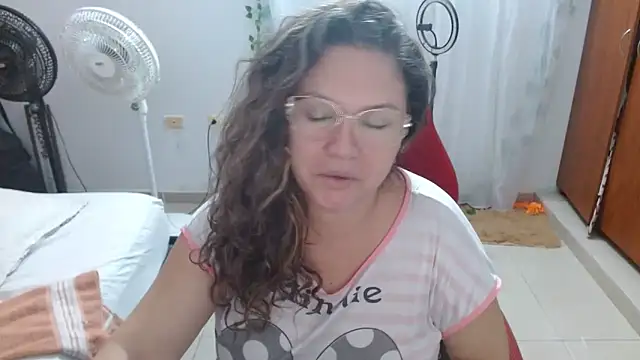 helenca43 online show from February 2026 09:19:02 AM