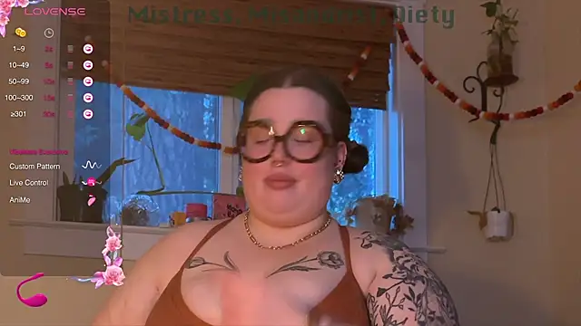 Snapshot of MissBika chatting on December 2024 12:25:01 AM MissBika online show from December 2024 12:25:01 AM