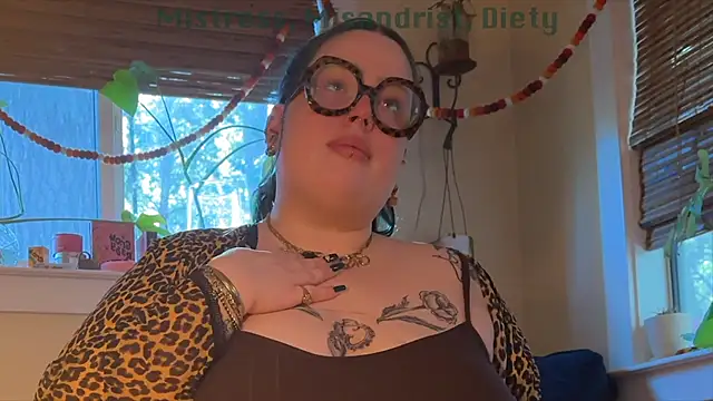 Snapshot of MissBika chatting on January 2025 09:04:02 PM MissBika online show from January 2025 09:04:02 PM