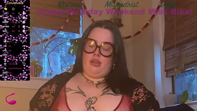 Snapshot of MissBika chatting on January 2025 01:02:01 AM MissBika online show from January 2025 01:02:01 AM