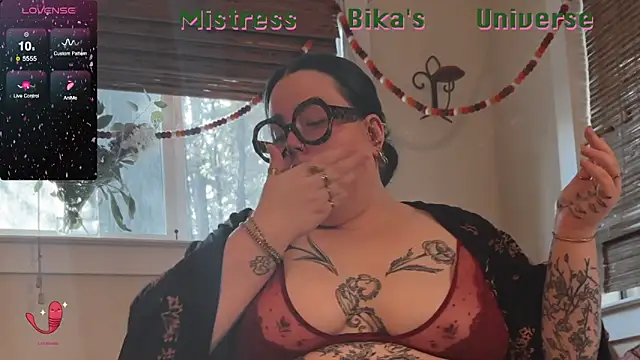 Snapshot of MissBika chatting on February 2025 10:31:02 PM MissBika online show from February 2025 10:31:02 PM