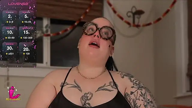 Snapshot of MissBika chatting on February 2025 02:04:01 AM MissBika online show from February 2025 02:04:01 AM