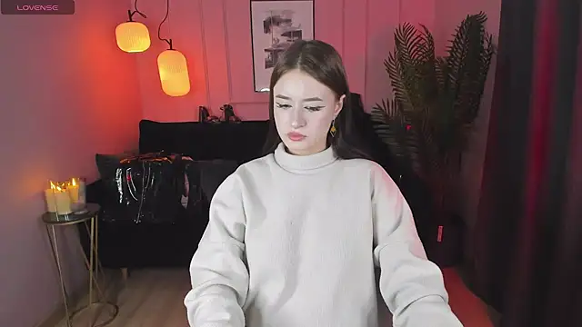 Lily Moonlight online show from December 2024 02:05:01 PM