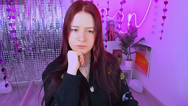 Lily Moonlight online show from February 2026 07:16:02 AM