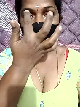 Snapshot of Renuma chatting on February 2026 03:24:02 AM Renuma online show from February 2026 03:24:02 AM