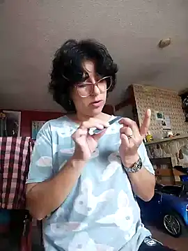 Im Alma  online show from February 2025 01:38:01 PM