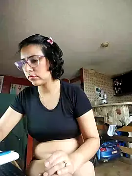 Im Alma  online show from March 2025 01:03:02 PM