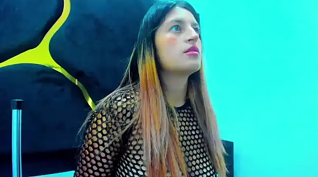 GiaRoussel online show from February 2025 01:46:02 PM