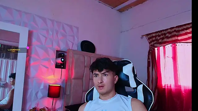 santyago taylor online show from January 2025 06:57:02 PM