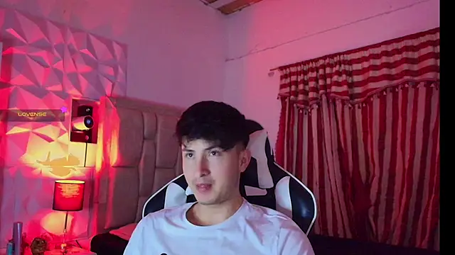 santyago taylor online show from January 2025 12:18:01 AM