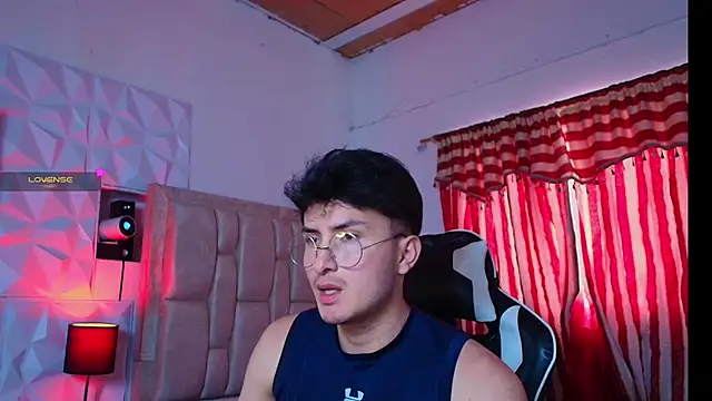 santyago taylor online show from January 2025 06:05:02 PM