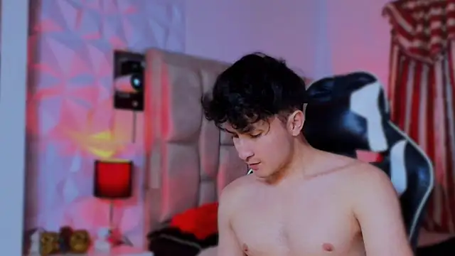 santyago taylor online show from January 2025 12:47:01 AM