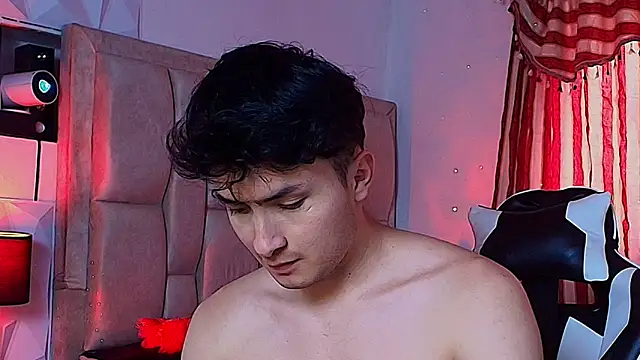 santyago taylor online show from January 2025 06:39:01 PM