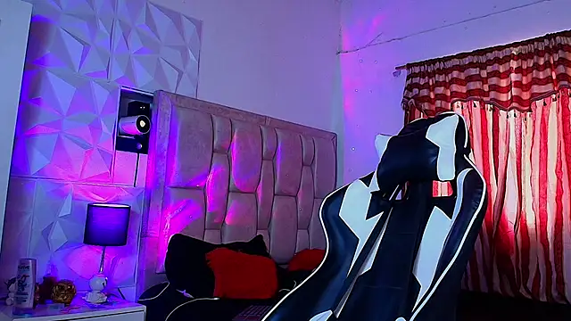 santyago taylor online show from February 2025 07:25:01 PM