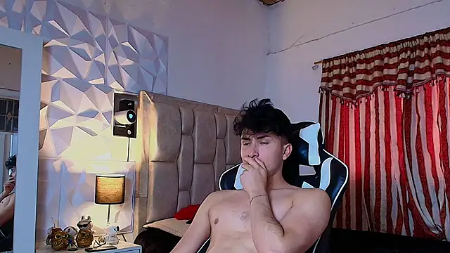 santyago taylor online show from February 2025 07:45:02 PM