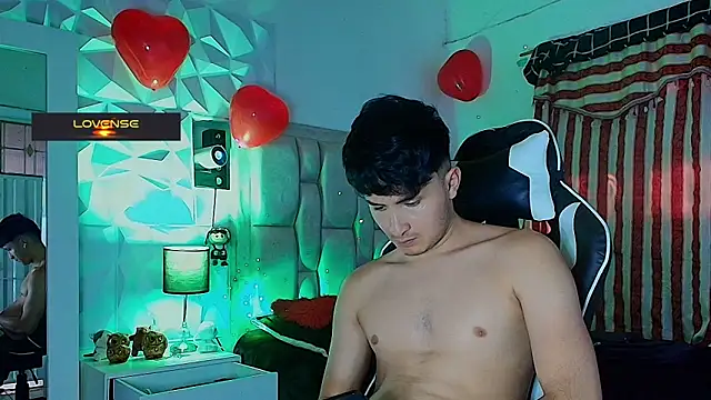 santyago taylor online show from February 2025 07:26:01 PM