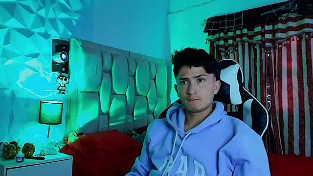 santyago taylor online show from March 2025 06:32:01 PM