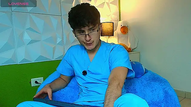 santyago taylor online show from September 2025 06:30:01 PM