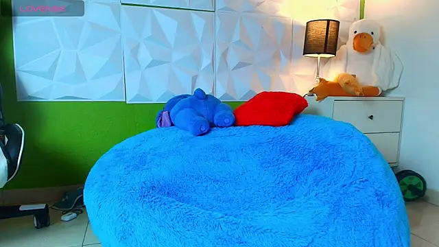 santyago taylor online show from September 2025 06:54:01 PM