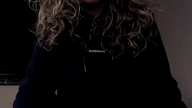 JenniLowen online show from February 2025 08:00:01 PM