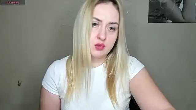 KennaJamess8 online show from December 2024 11:24:02 PM