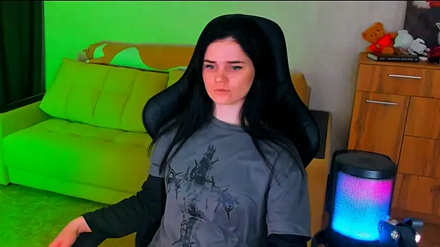 Lora Cain online show from February 2025 06:03:01 PM