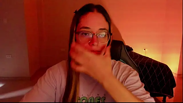 atenas 05  online show from September 2025 06:19:02 PM