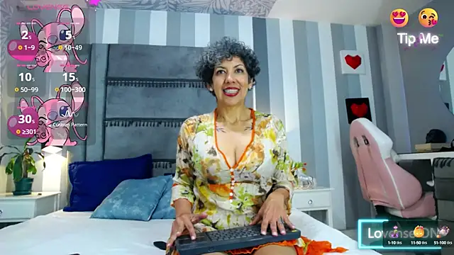 Julianewell online show from January 2025 03:11:02 PM