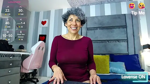 Julianewell online show from February 2025 03:31:02 PM